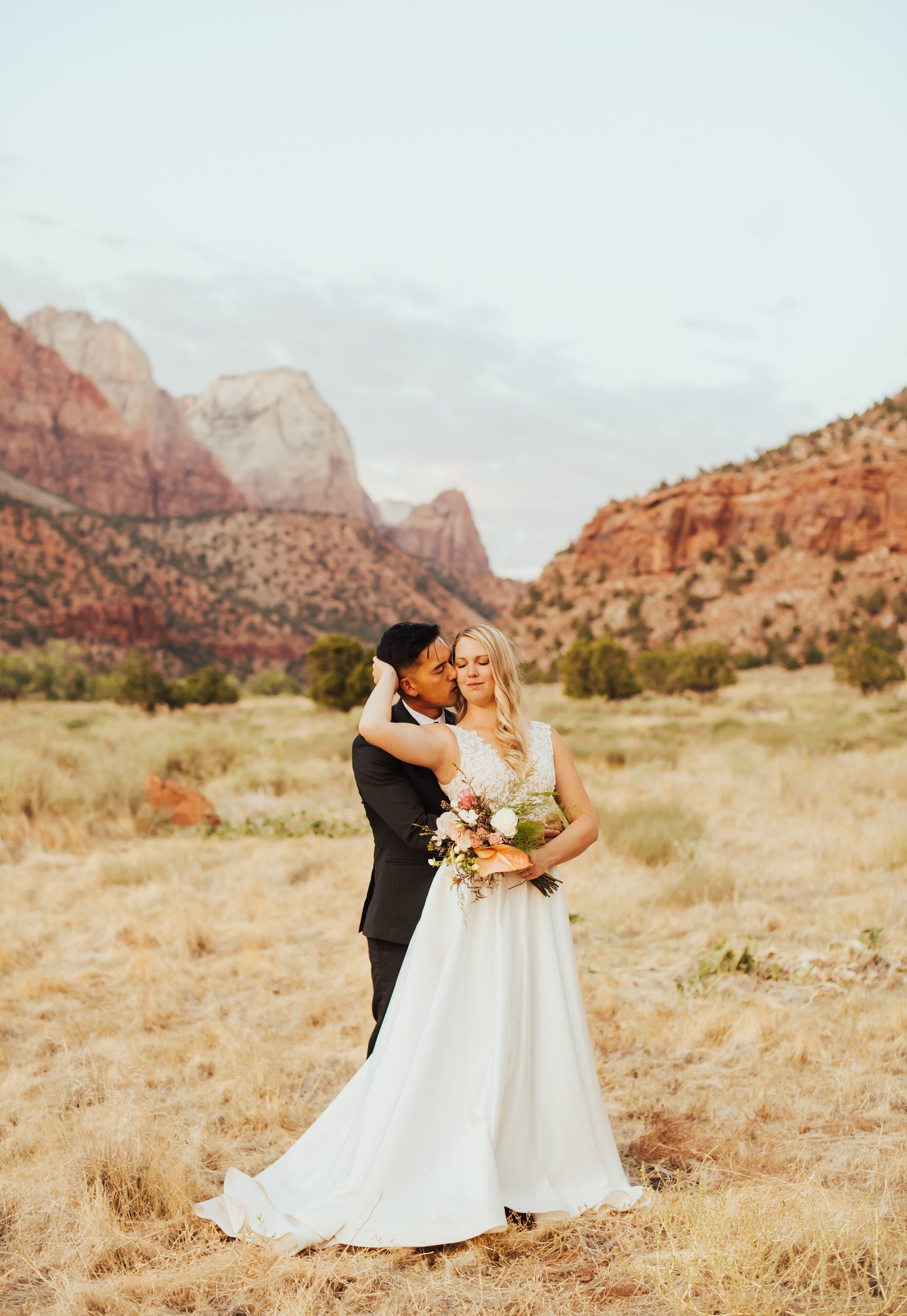 Kate and Manny wedding sendoff Southern Utah
